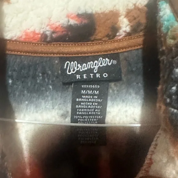 Wrangler Retro Southwestern Quarter Zip Sherpa Pullover - Picture 5 of 12